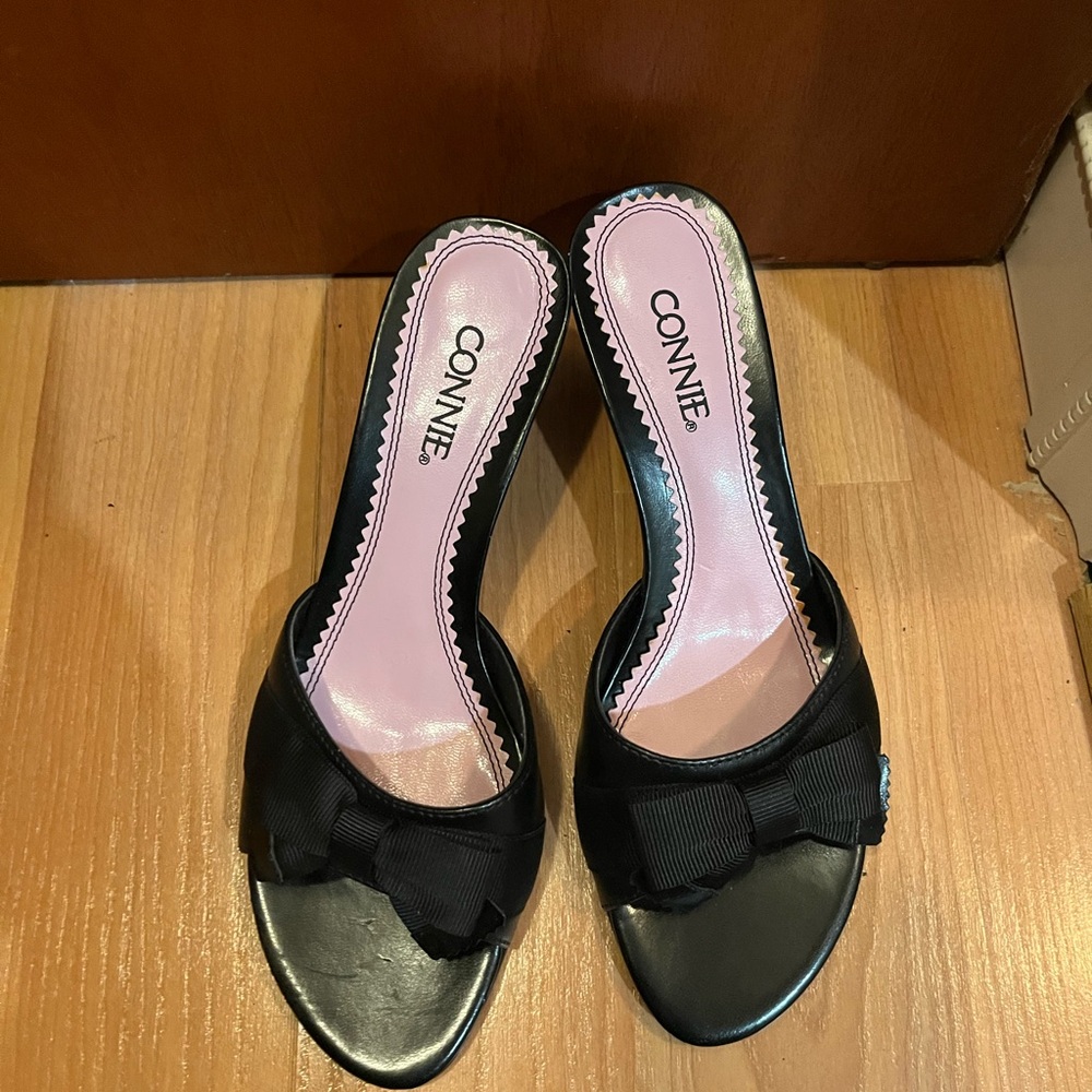 Connie Black Mules with Bow Accent
